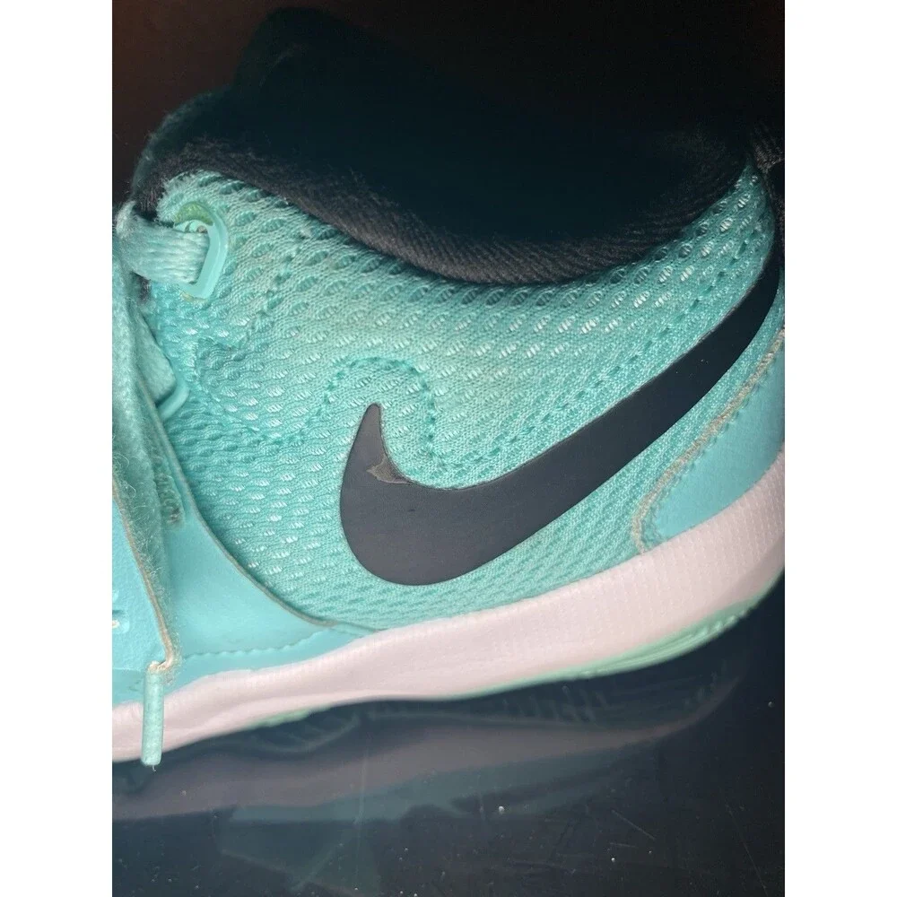 Nike Team Hustle D 8 PS Tropical Twist Blue Youth 1Y Shoes 881942-302 Sneakers